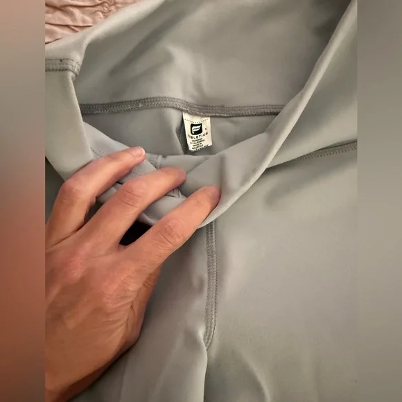 Fabletics Elegant Gray Floral Embroidered Leggings (S) & Sports Bra (M)! NWOT! - Picture 4 of 5